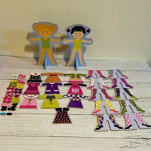 MELISSA & DOUG MAGNTIC  DRESS-UP DOLLS